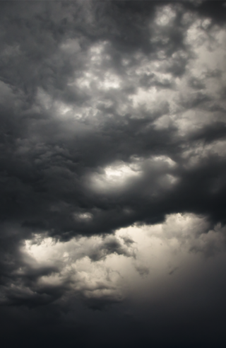 Light Core in Storm / Luz no Centro da Tempestade