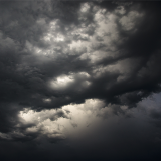 Light Core in Storm / Luz no Centro da Tempestade